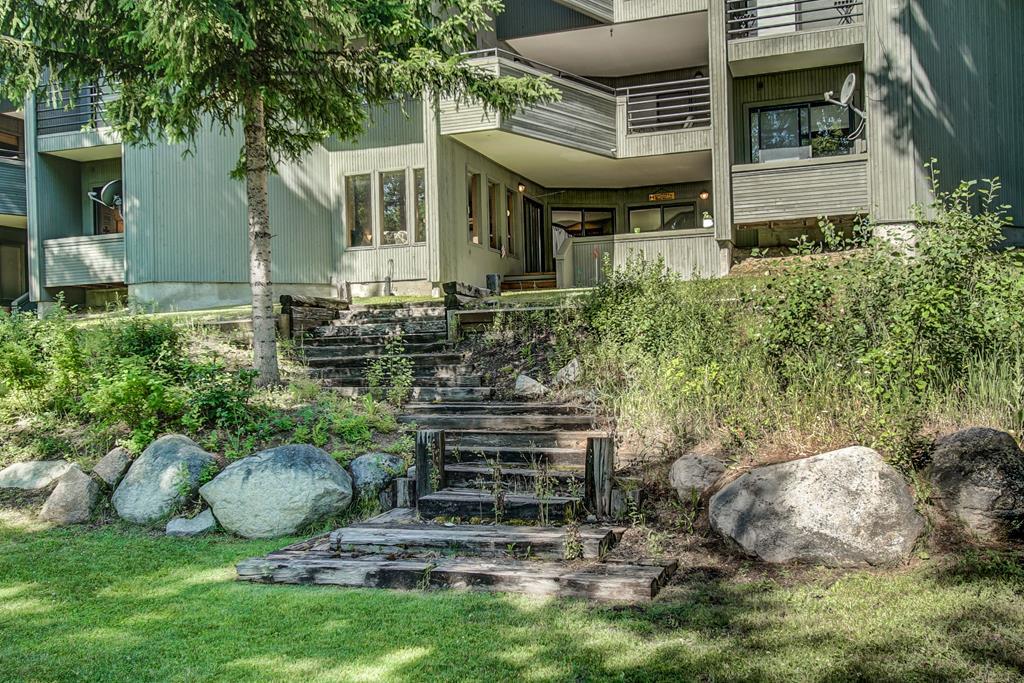 917 Fairway Drive - Photo 1