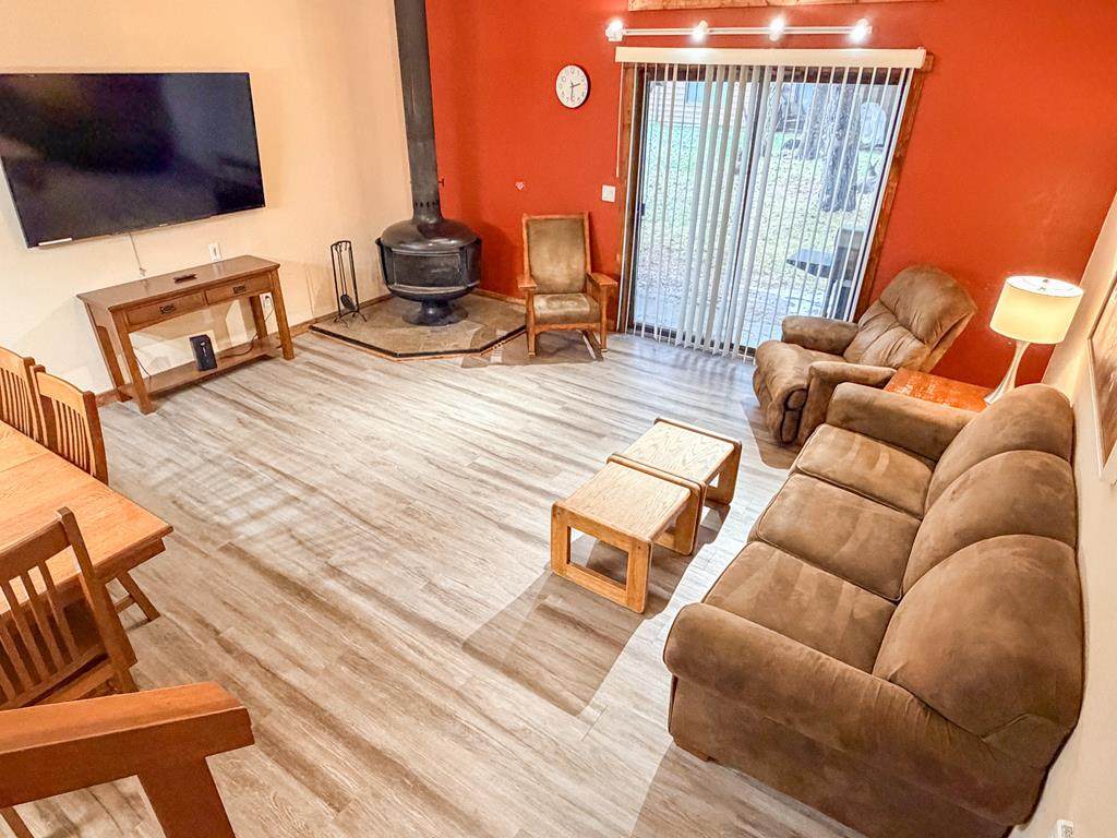 1630 Davis Avenue - Photo 1