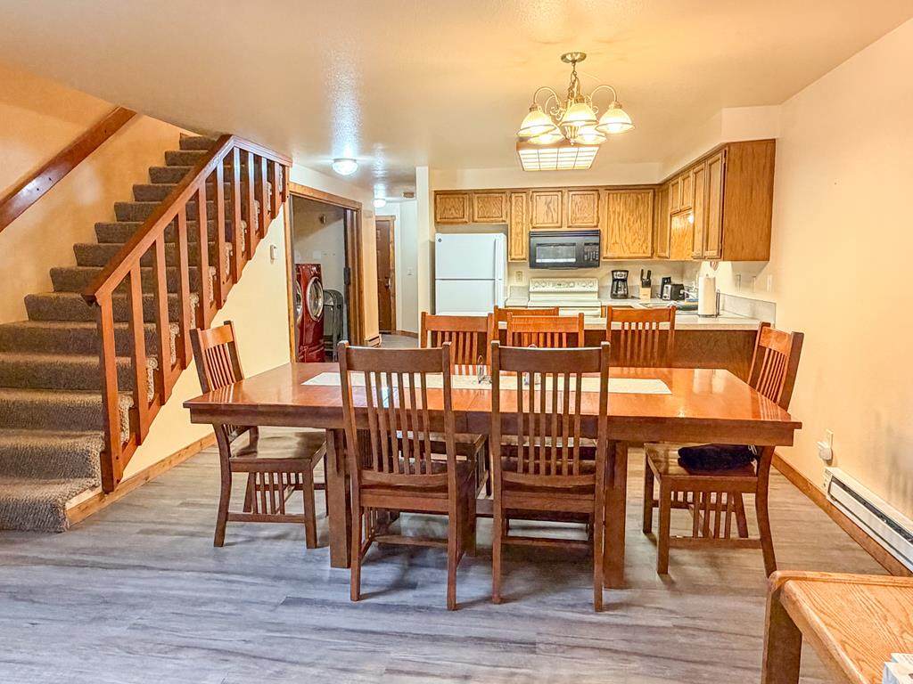 1607 Davis Avenue - Photo 1