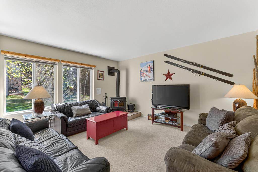 1607 Davis Avenue - Photo 1