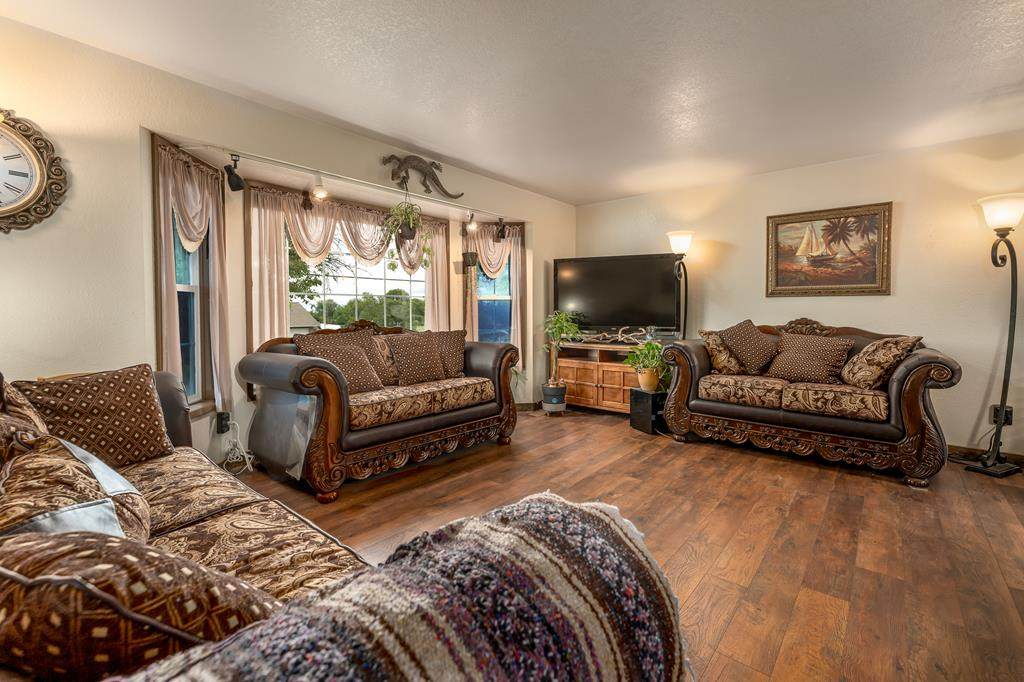 3719 11th Street - Photo 1