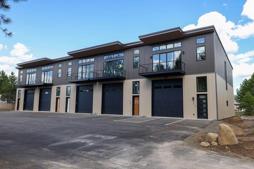 215 Simmons Street - Photo 1