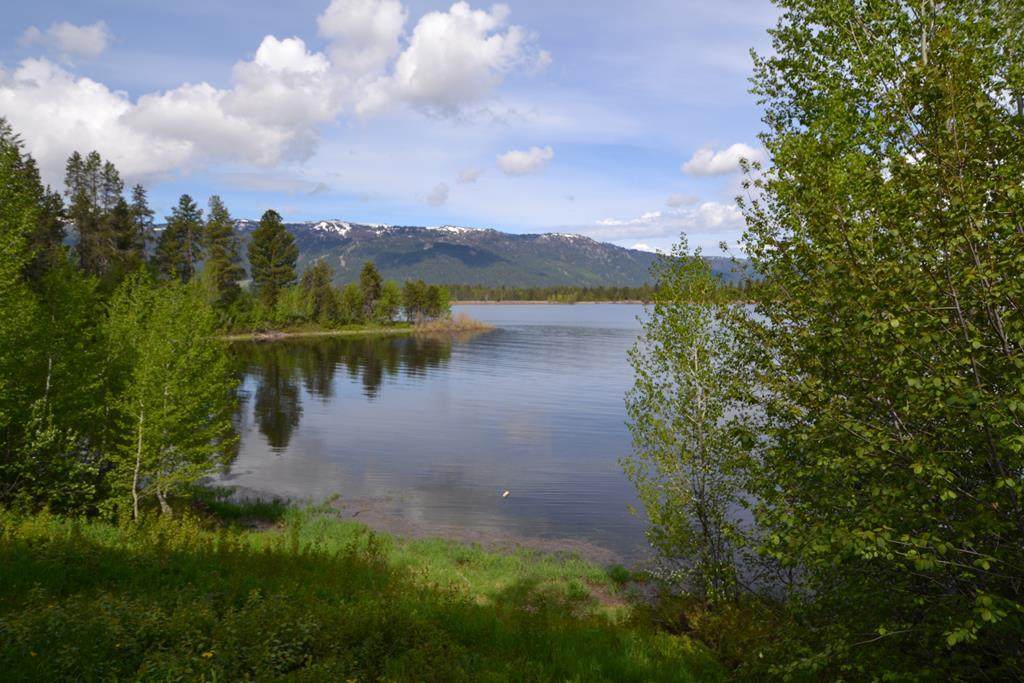 80 Golden Place - Photo 1