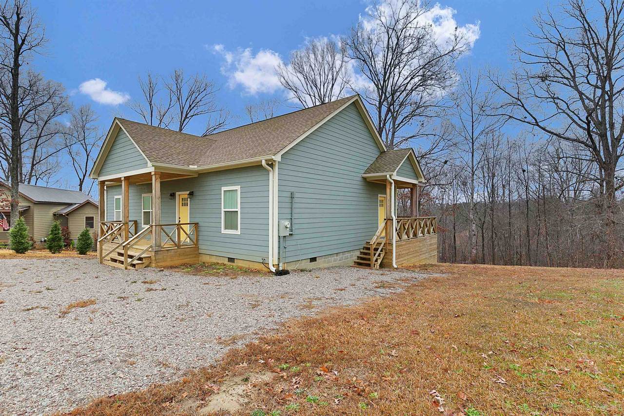860 Fairway Ln - Photo 1