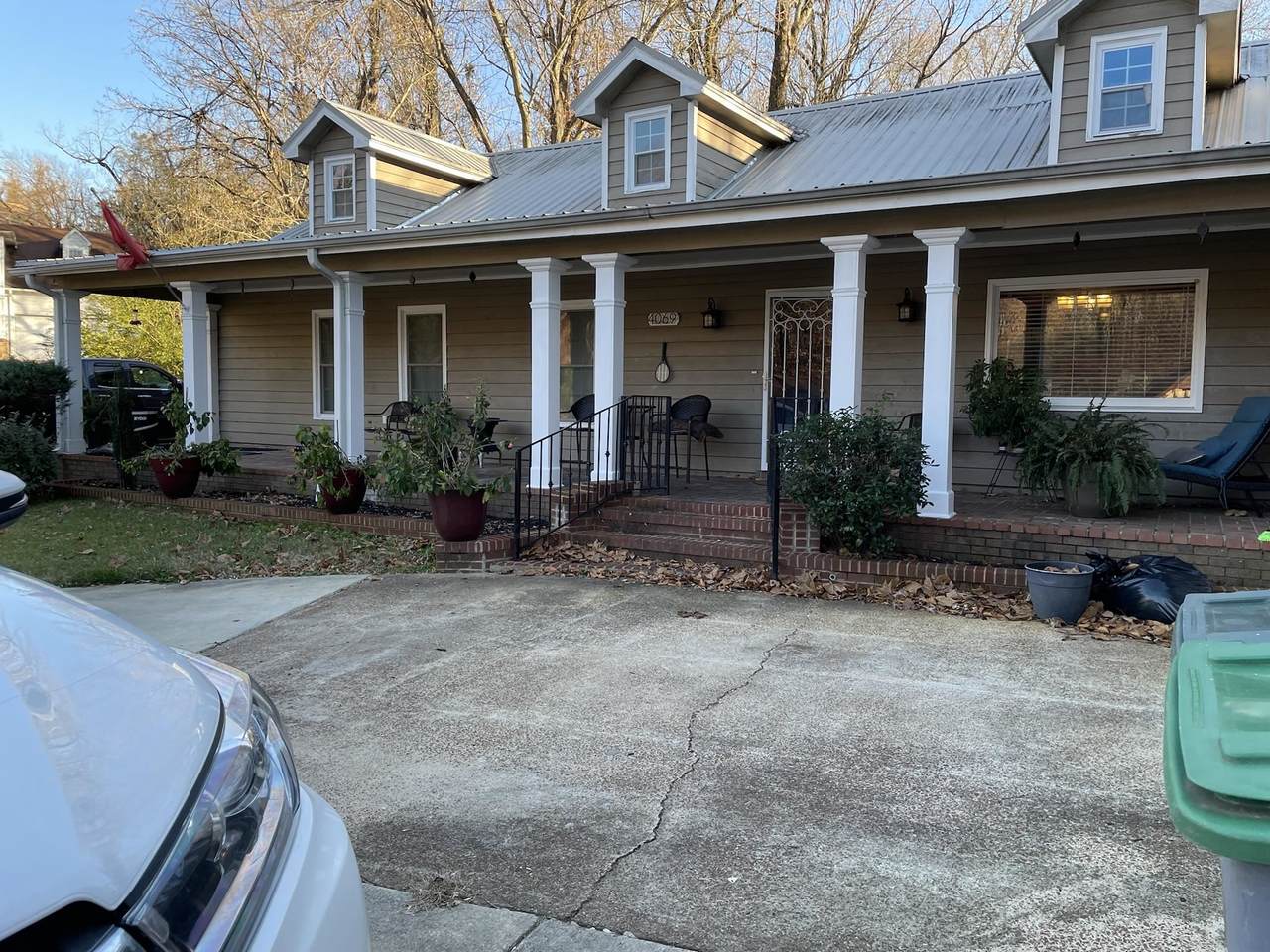 4069 Lakewood Dr - Photo 1