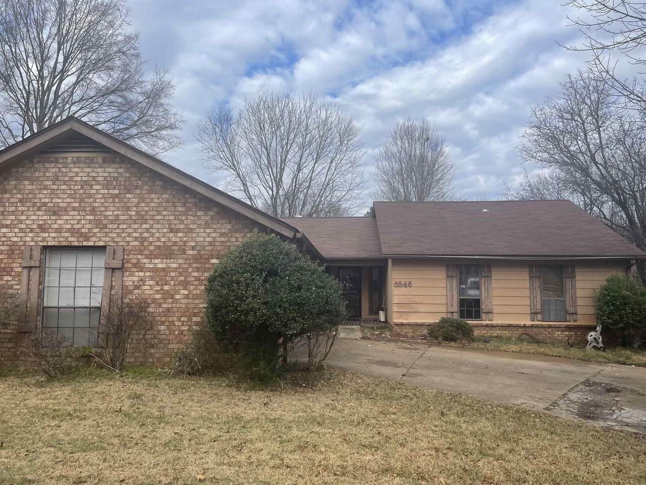6846 Gilford Dr - Photo 1