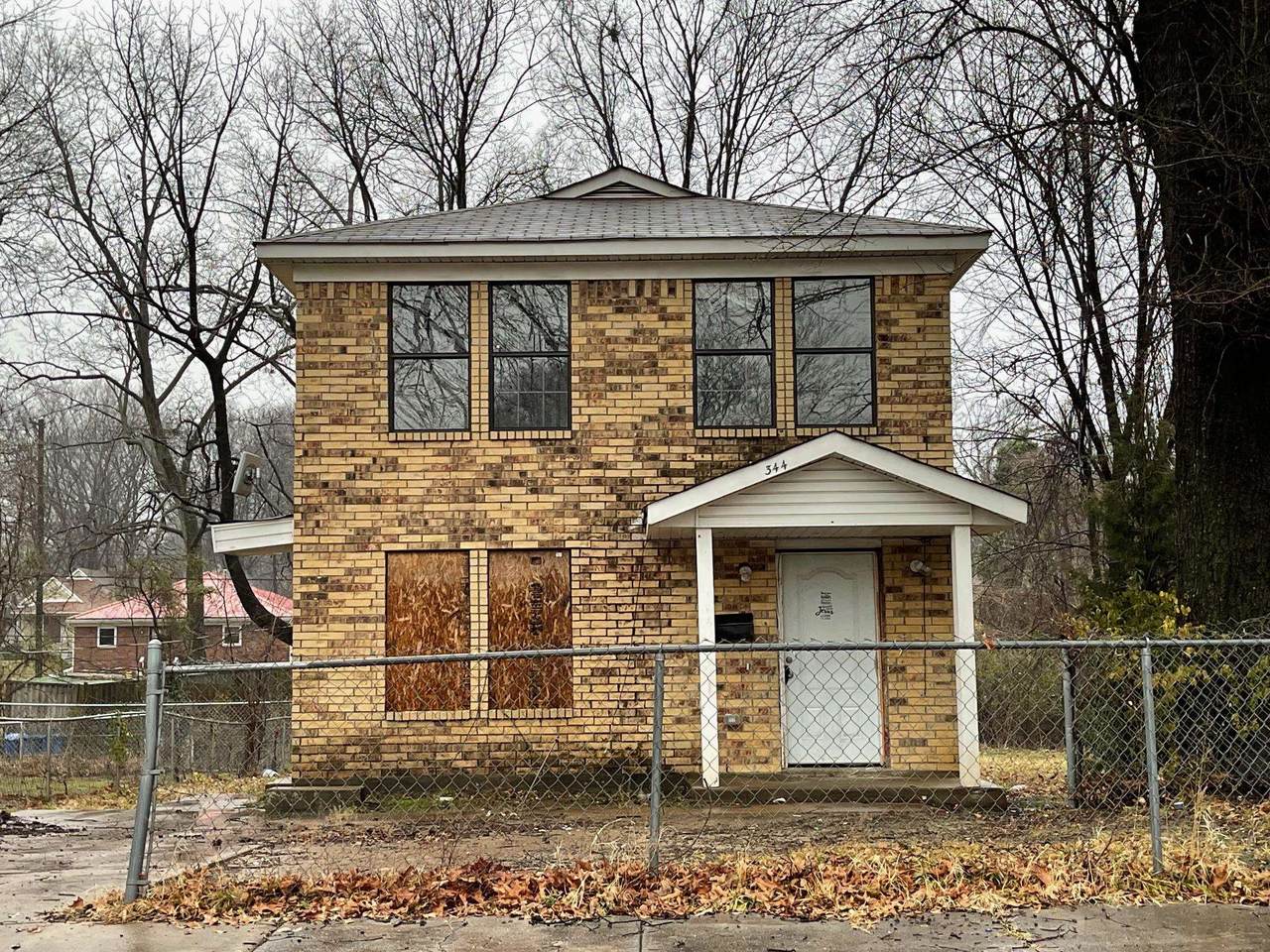344 Richmond Ave - Photo 1