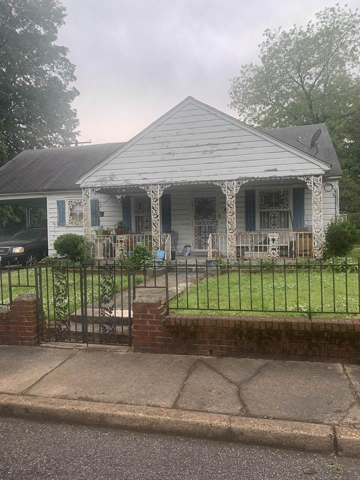1671 Mcmillan Ave - Photo 1