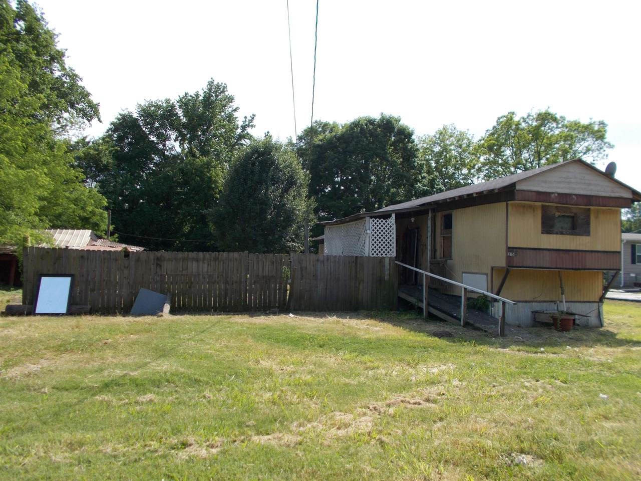 215 Moorer Ave - Photo 1