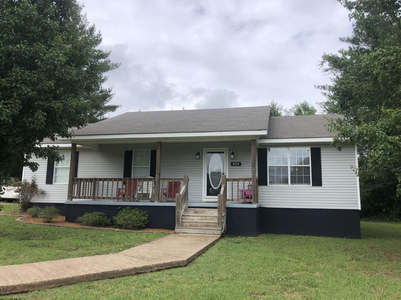 450 East End Dr - Photo 1