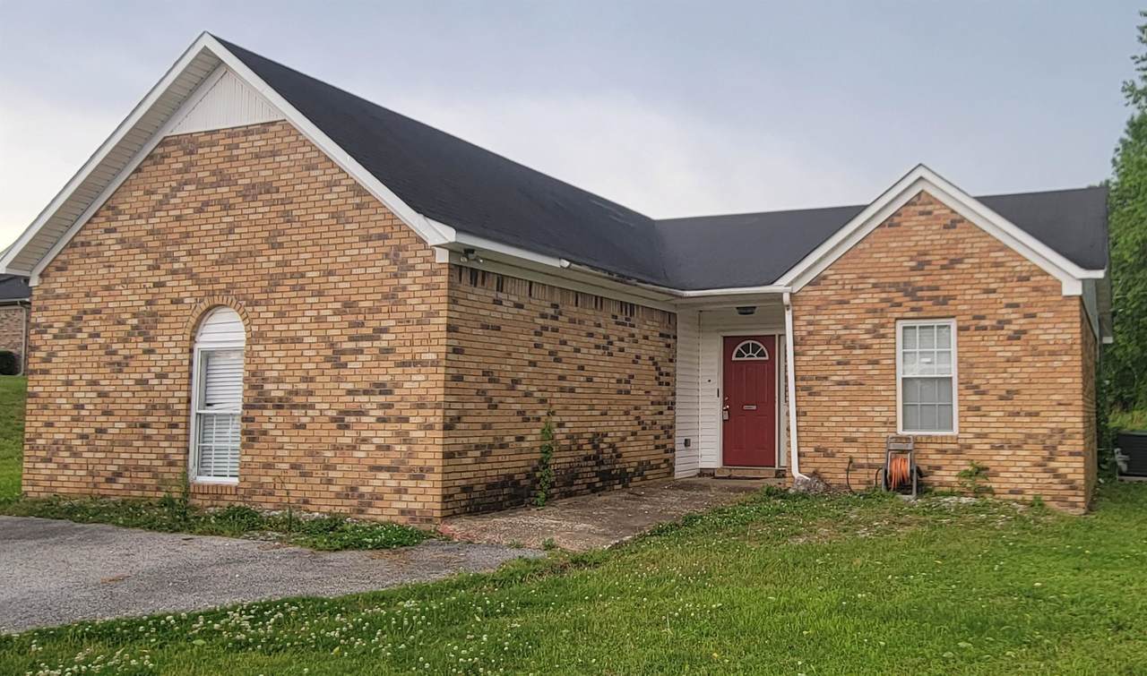 720 Maple Hill Cir - Photo 1