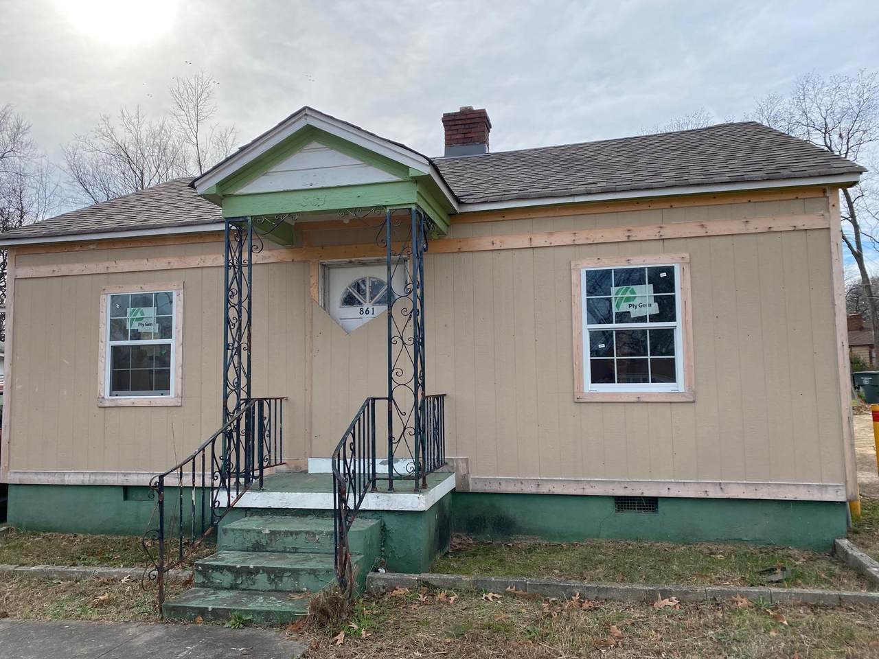 861 Kney St - Photo 1