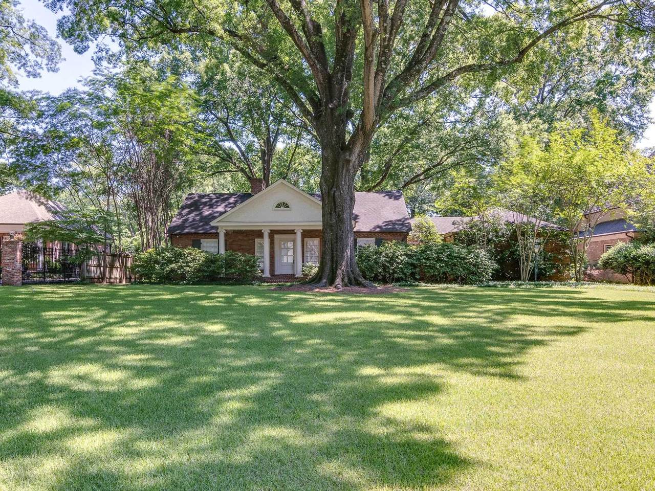4238 Montrose Dr - Photo 1