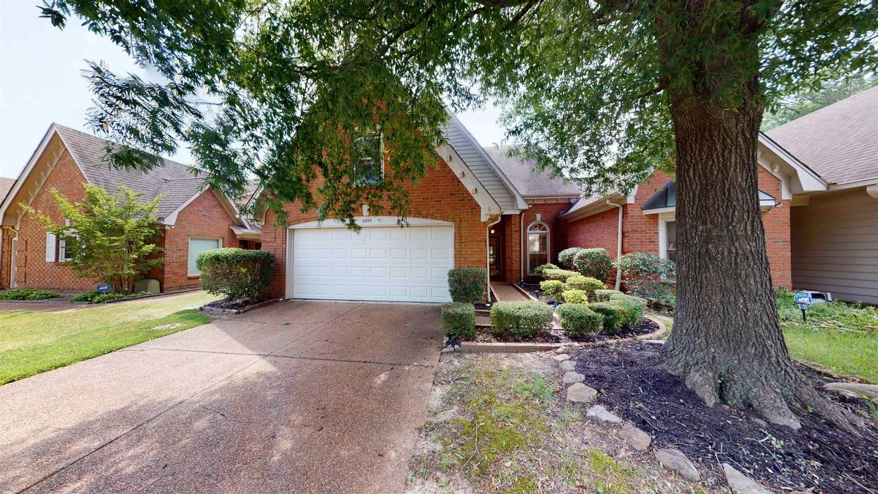 3999 Rolling Green Dr - Photo 1