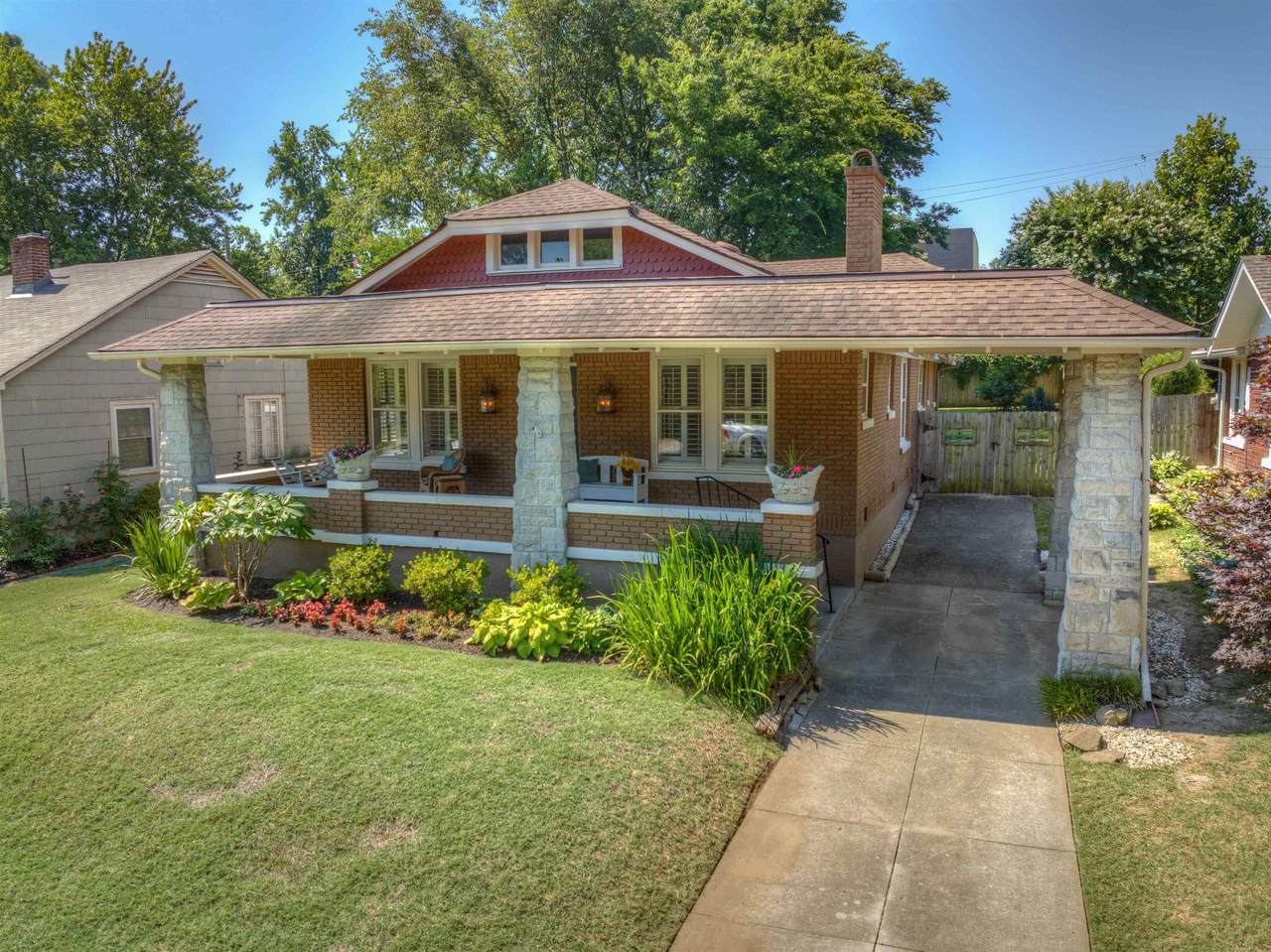 2265 Monroe Ave - Photo 1