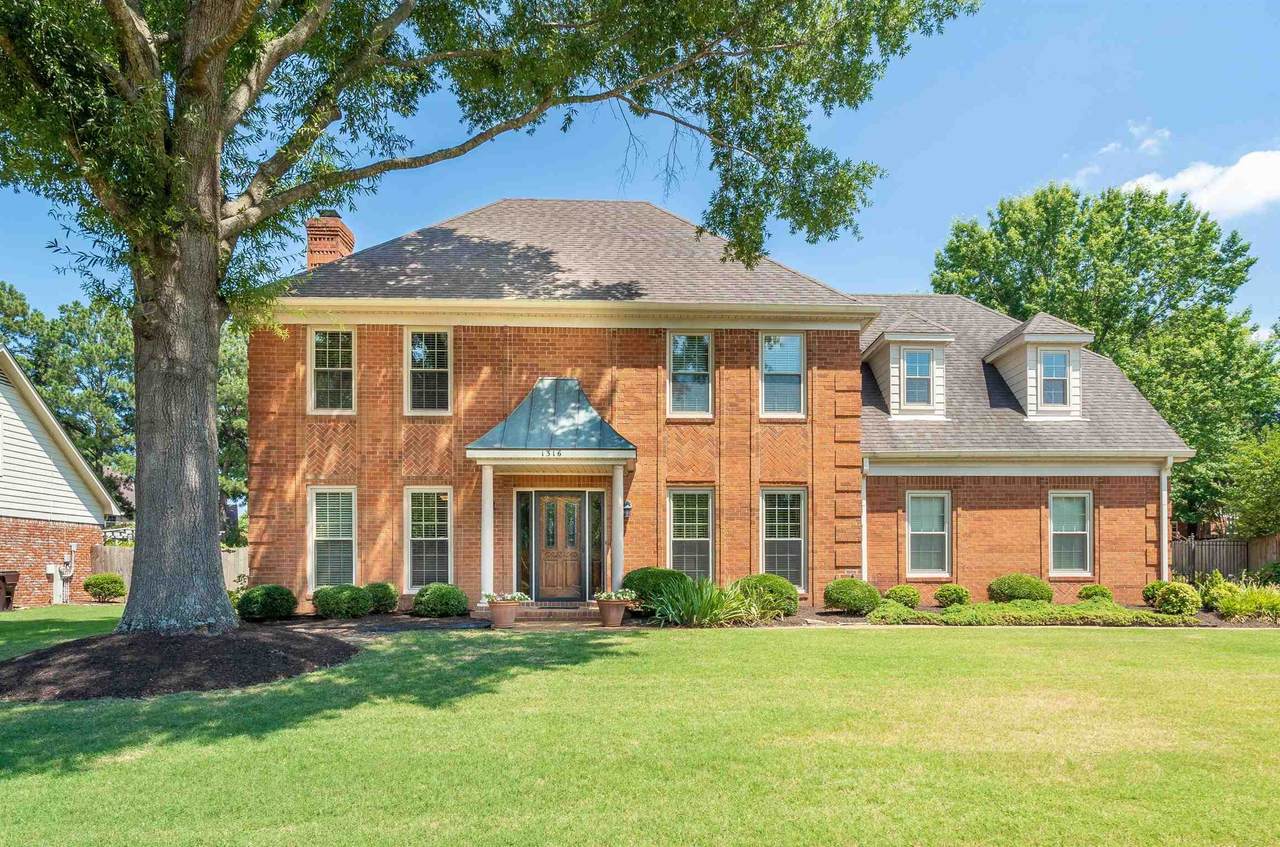 1316 Creek Valley Dr - Photo 1