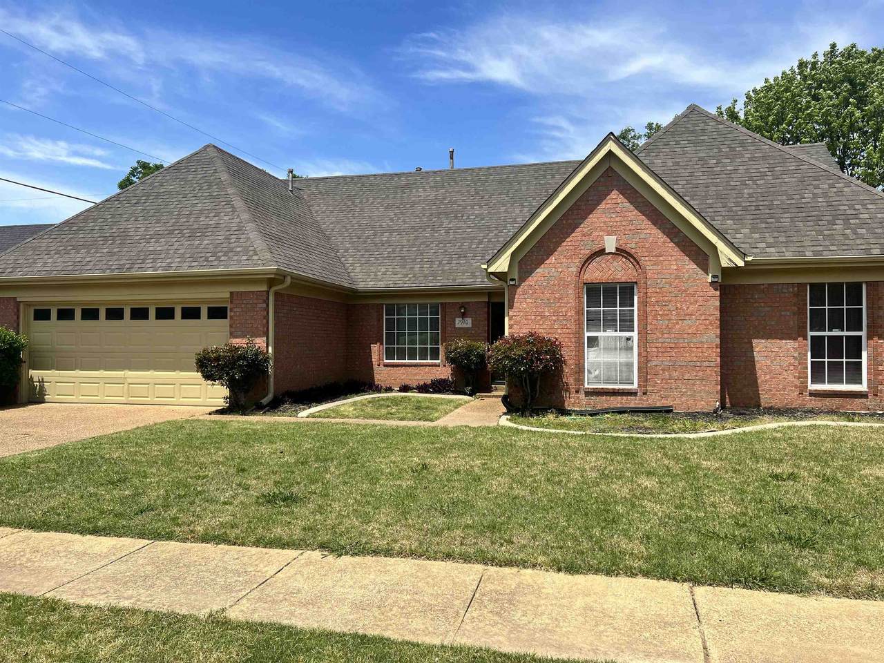 7910 Wentworth Dr - Photo 1