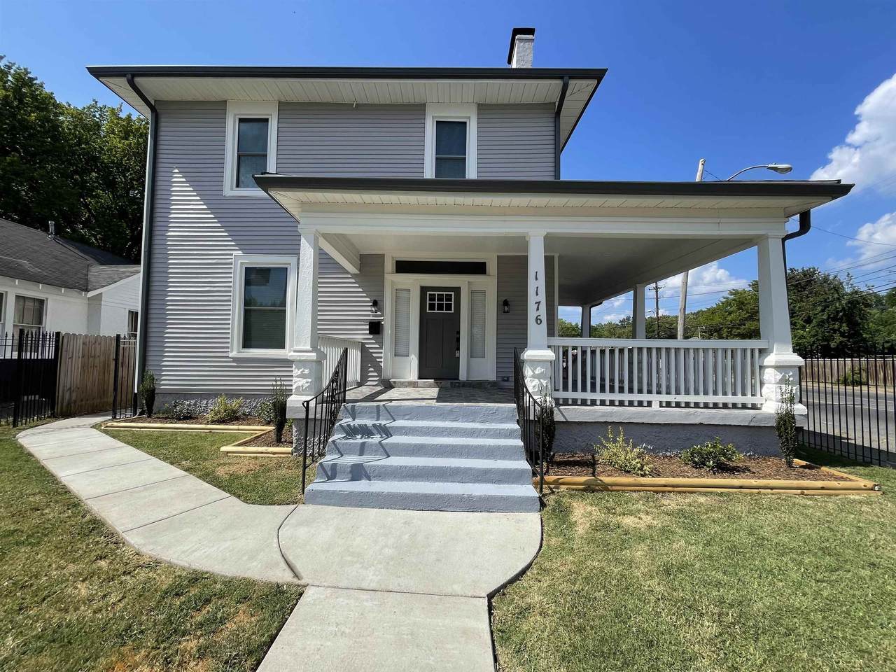 1176 Forrest Ave - Photo 1