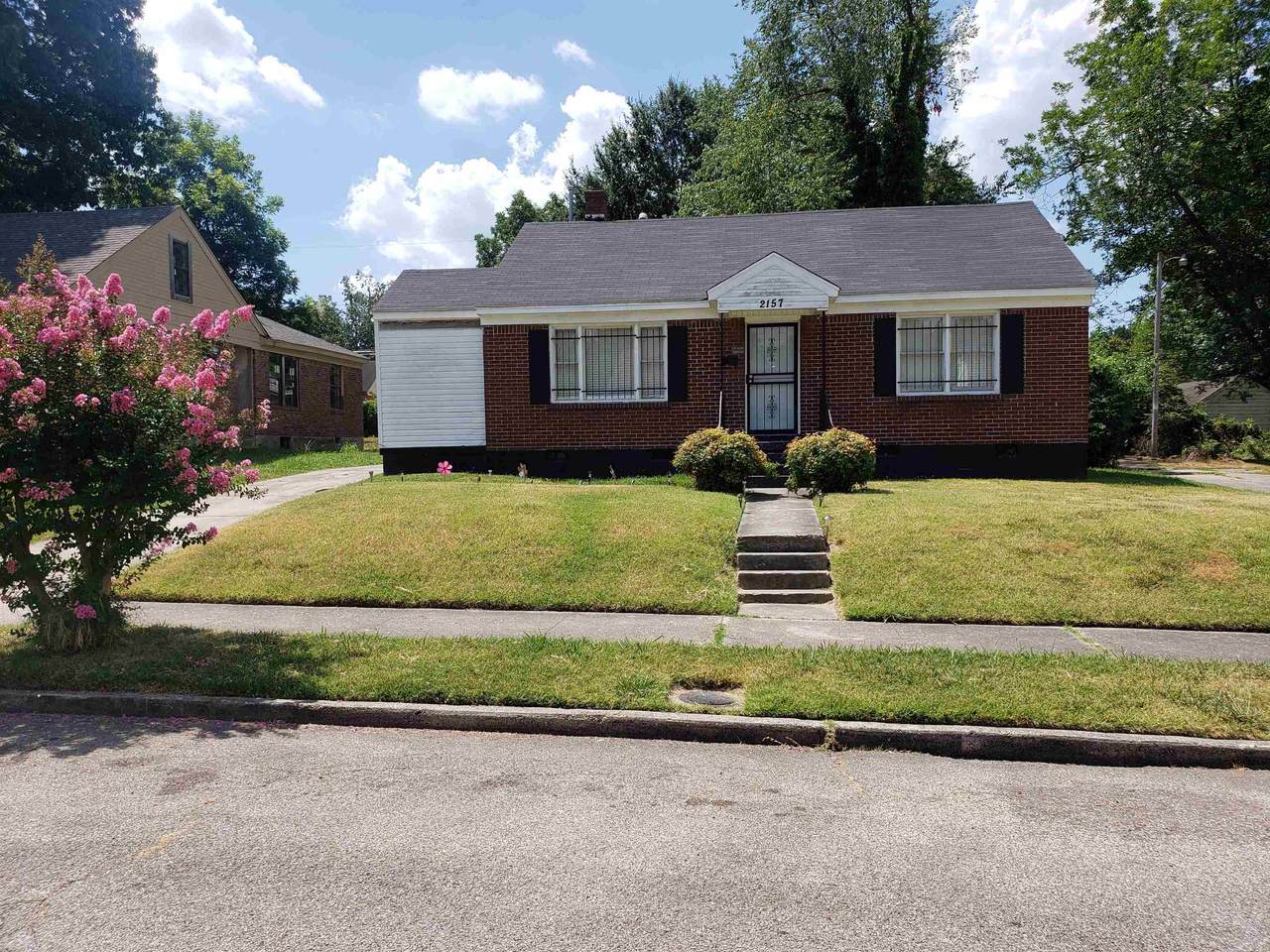 2157 Piedmont Ave - Photo 1