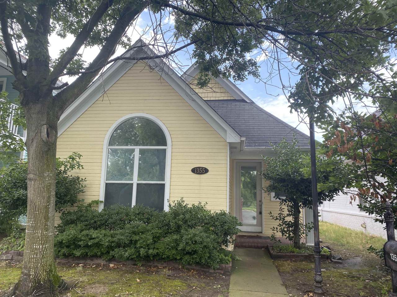 1355 Island Ridge Dr - Photo 1