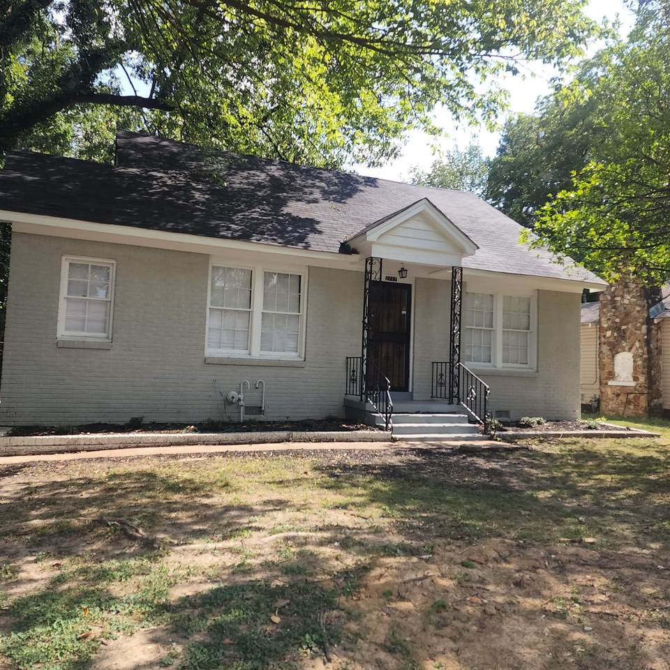 2717 Lowell Ave - Photo 1