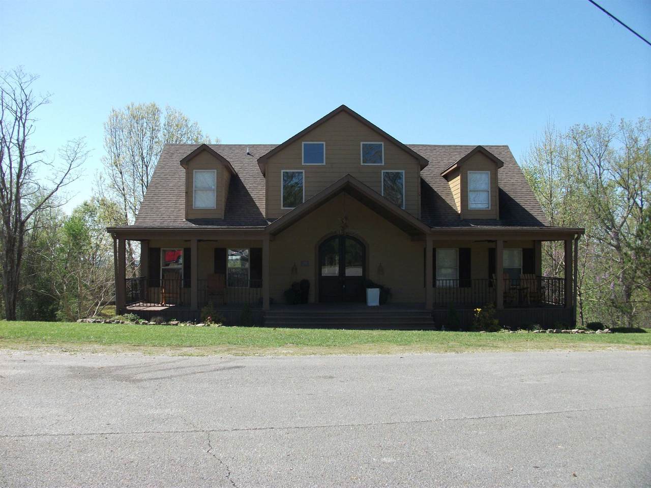 939 Eagle Point Dr - Photo 1