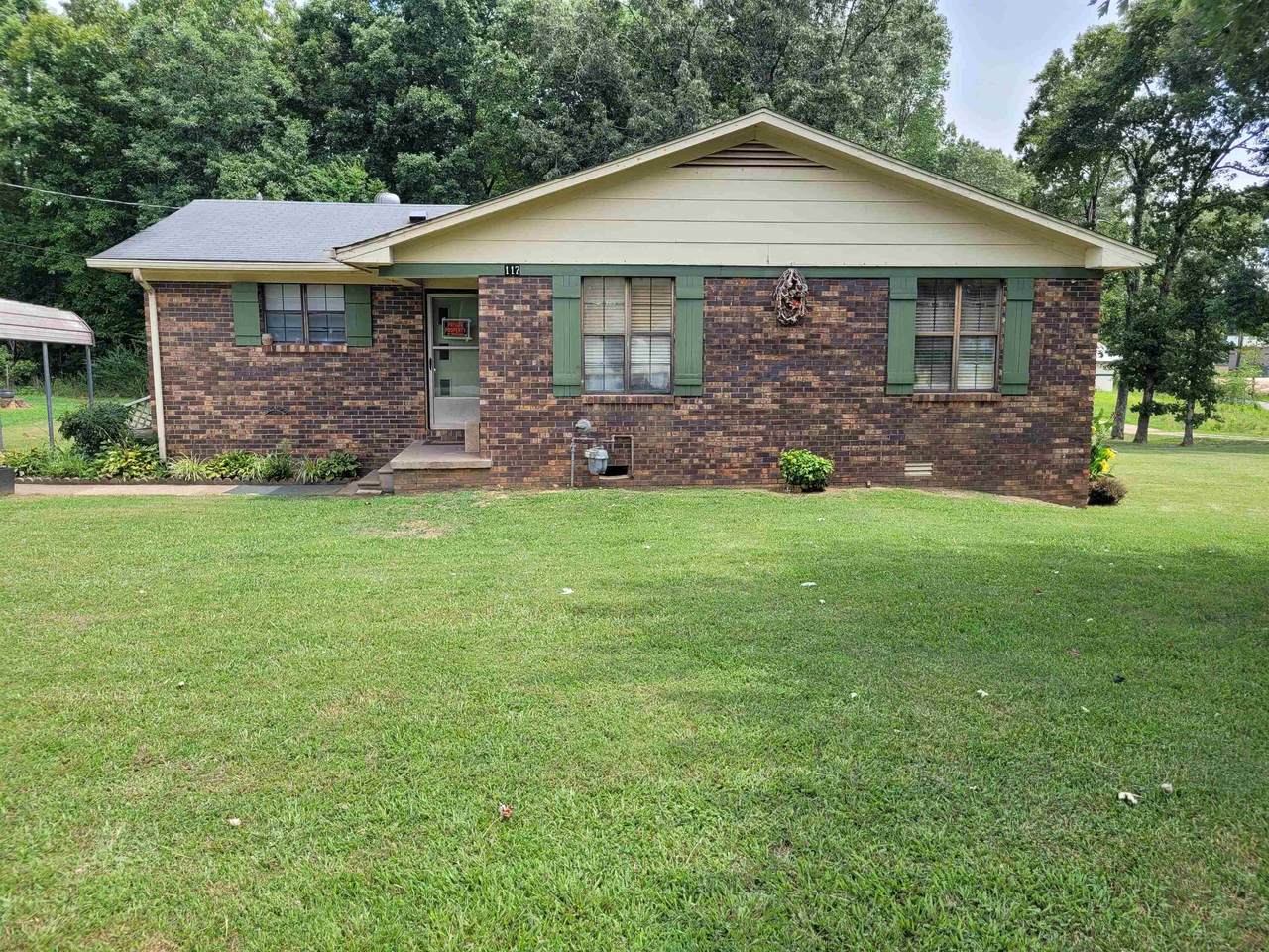 117 Oak St - Photo 1