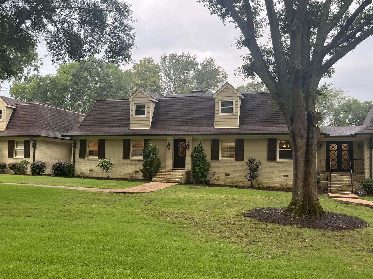 3055 Ashmont Dr - Photo 1