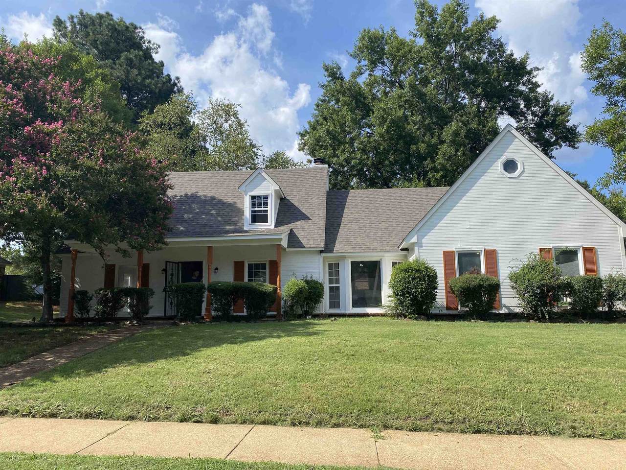7028 Cobblestone Dr - Photo 1