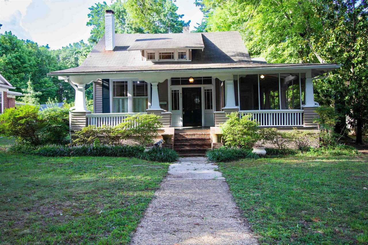 611 College St - Photo 1