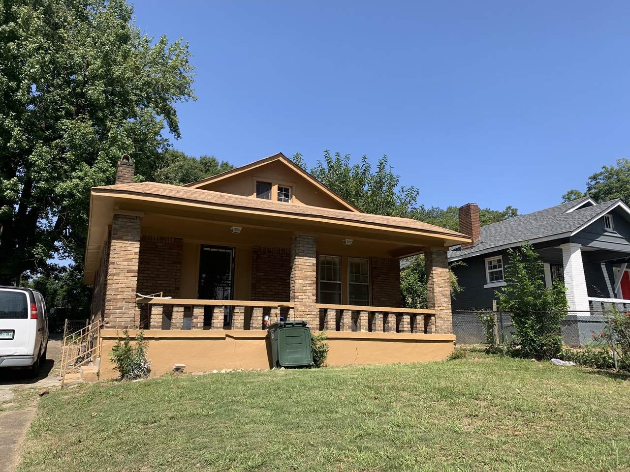 518 Gage Ave - Photo 1