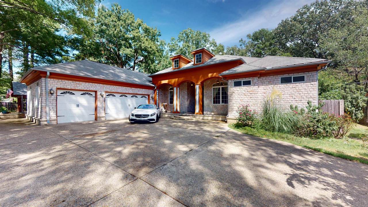 310 Graham St - Photo 1