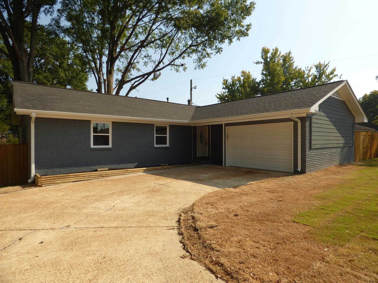 7246 Baker St - Photo 1