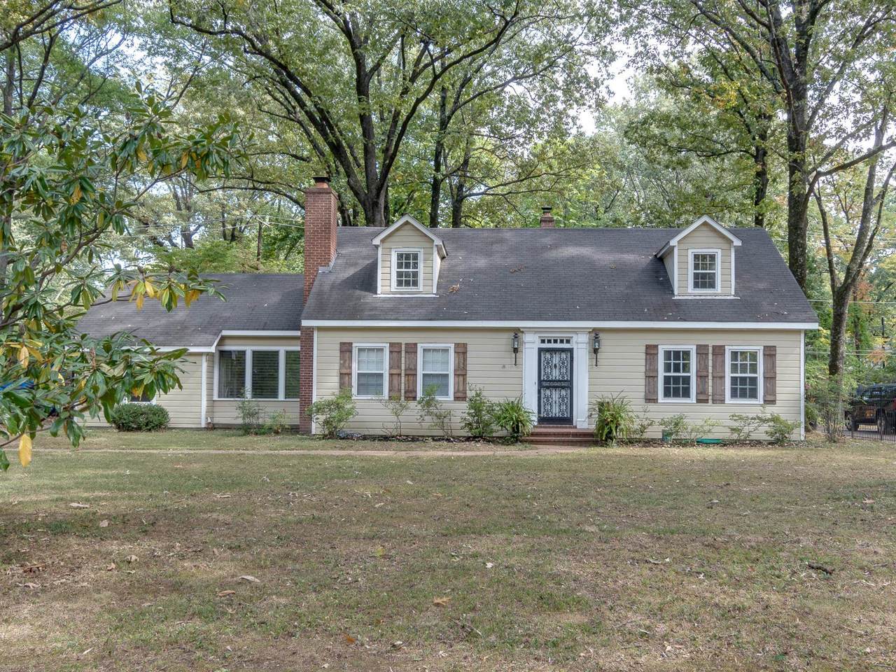 1204 Crestwood Dr - Photo 1