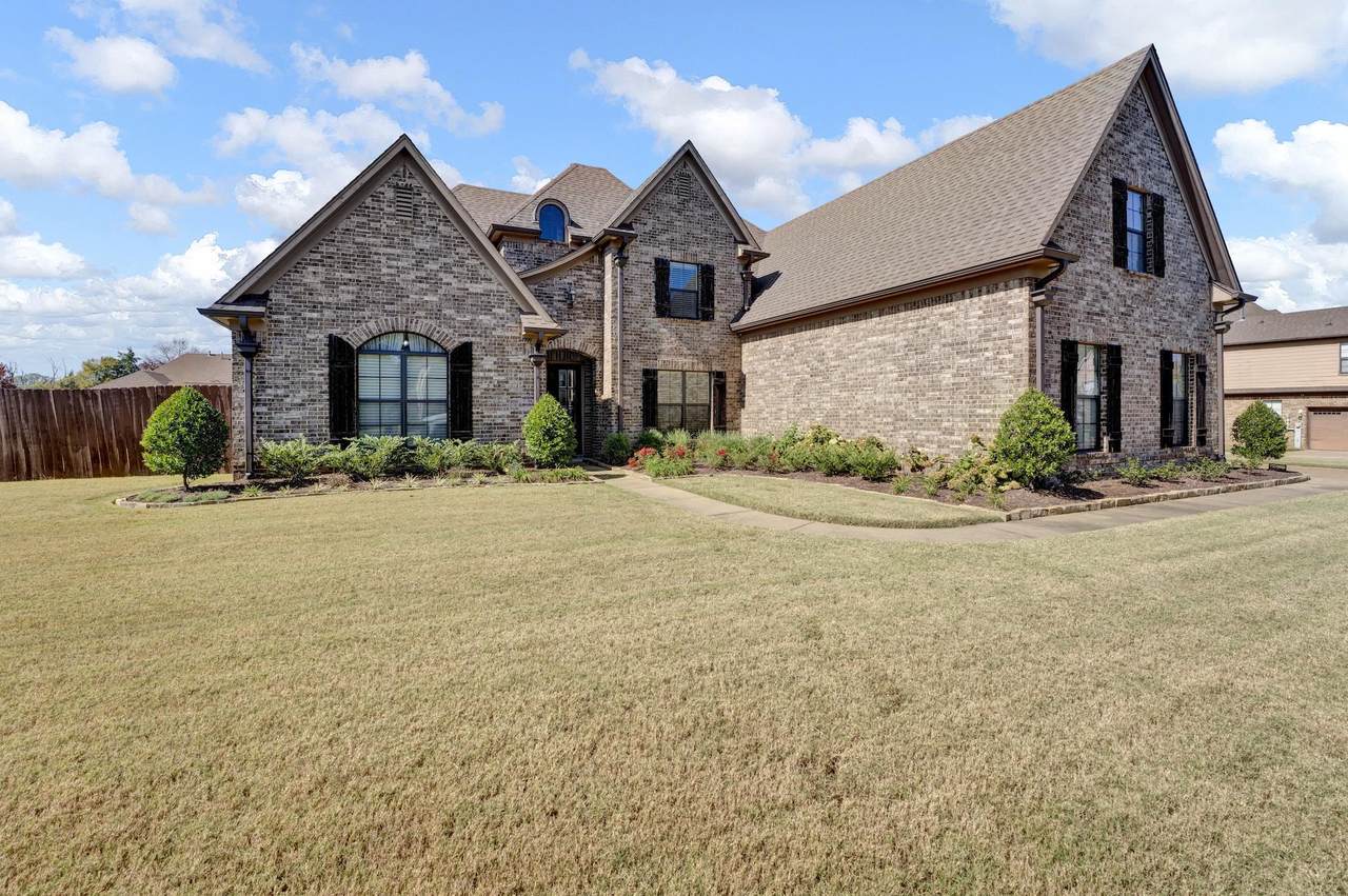 4999 Laurel Greens Dr - Photo 1