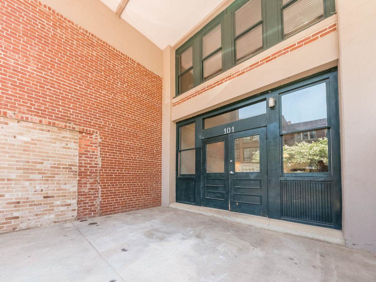 408 Front St - Photo 1