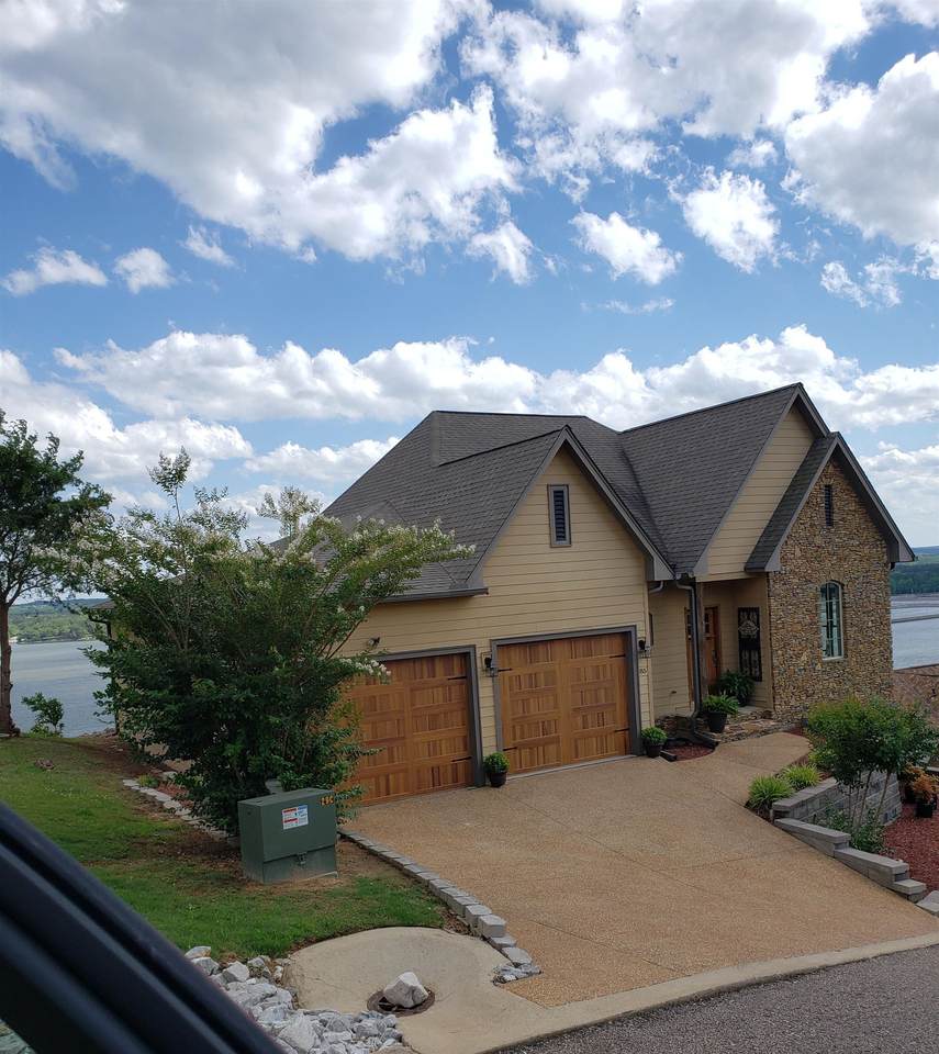 85 High Pointe Dr - Photo 1