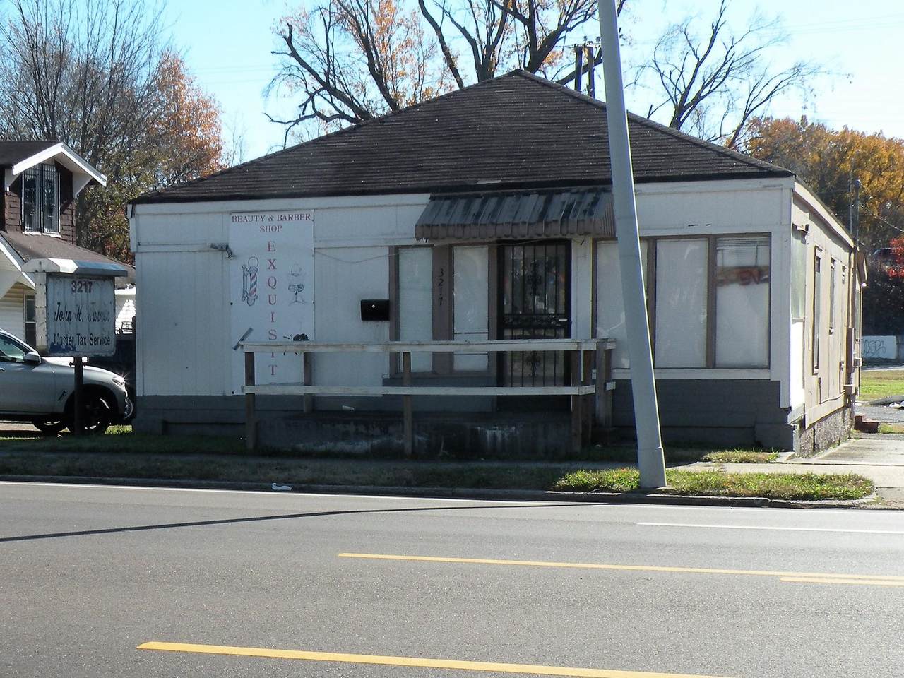 3217 Summer Ave - Photo 1