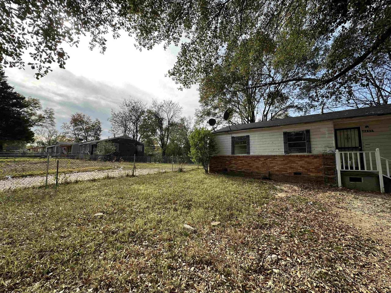 4435 Ryan St - Photo 1