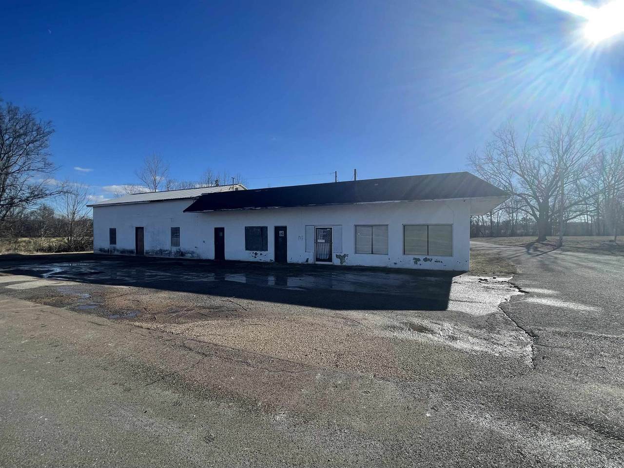 861 57 Hwy - Photo 1