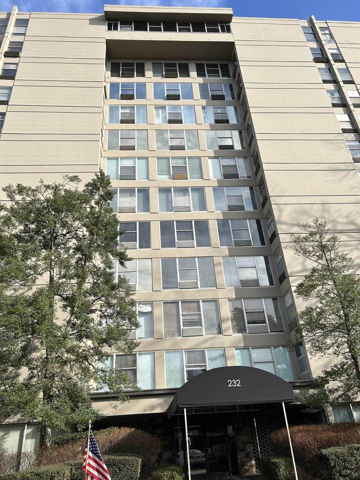 232 Highland Ave - Photo 1