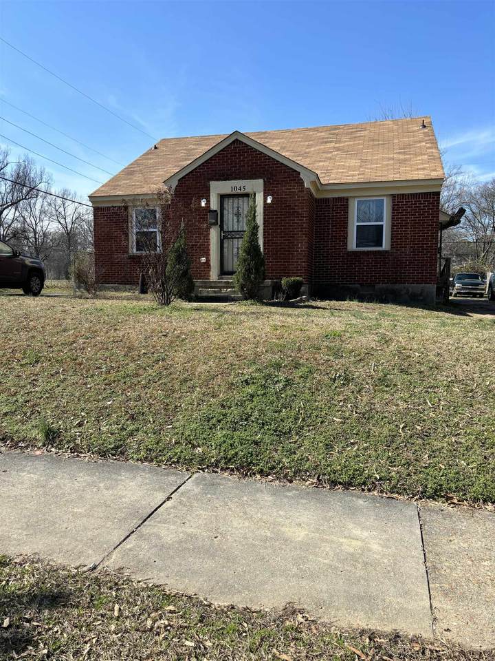 1045 Holmes St - Photo 1