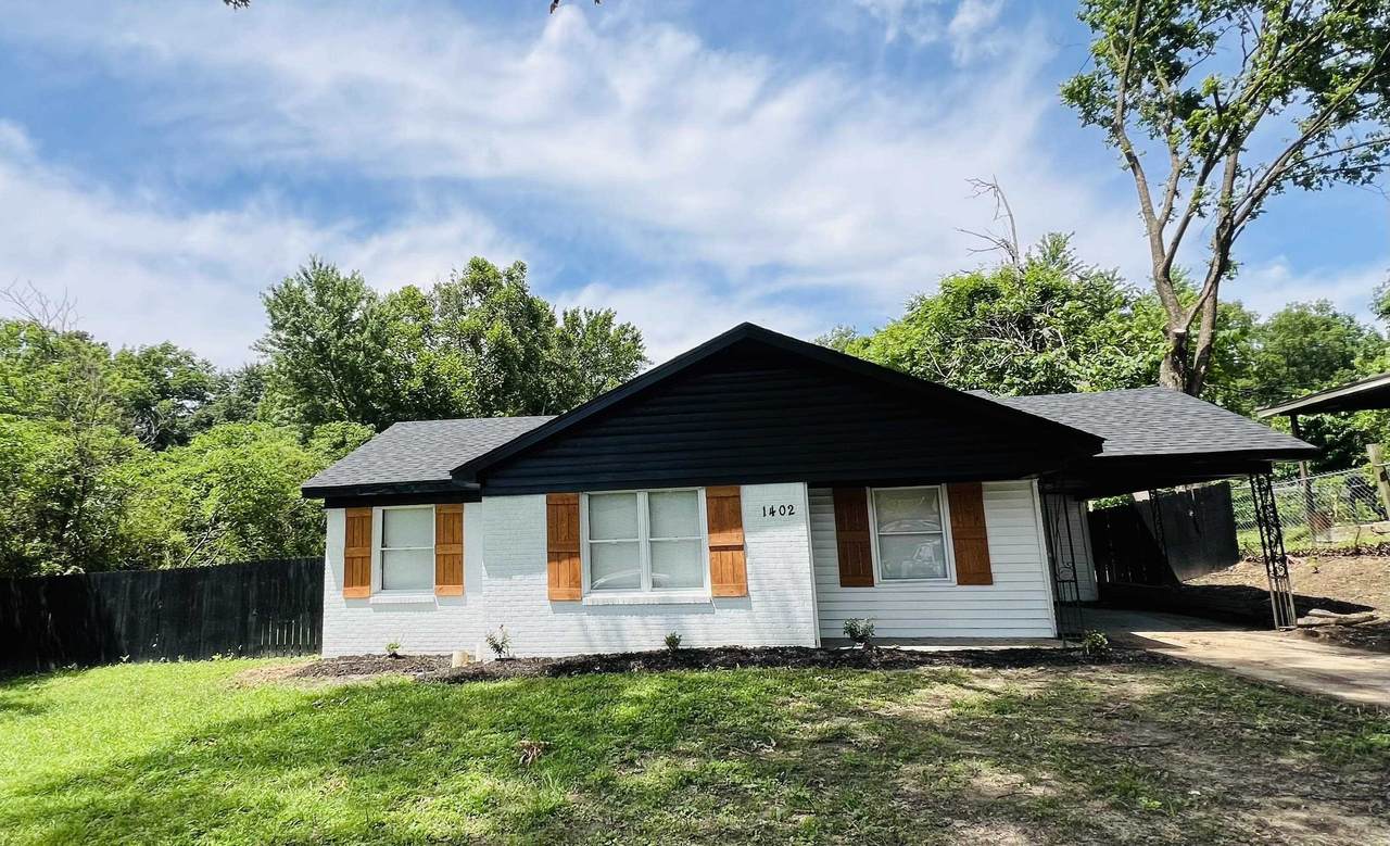 1402 Rolling Hills Dr - Photo 1