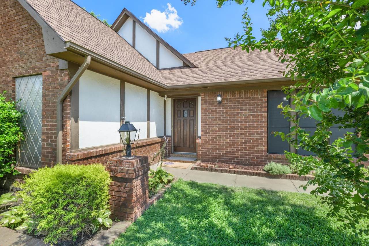 6543 Saginaw Rd - Photo 1
