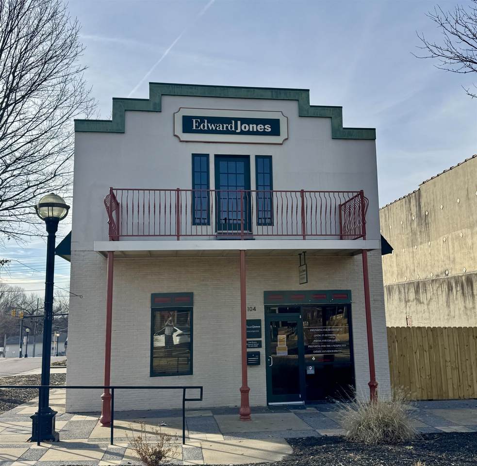 104 Jefferson St - Photo 1