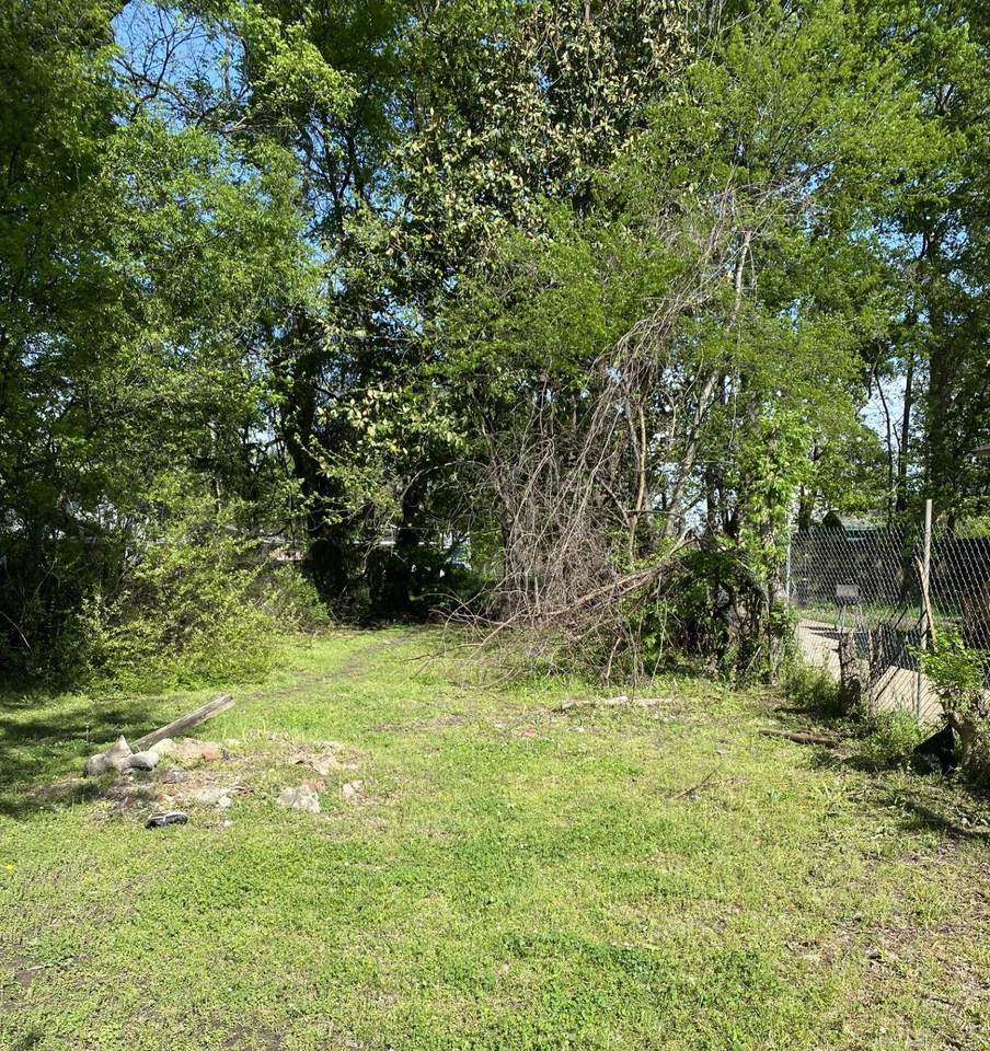 652 Tillman St - Photo 1