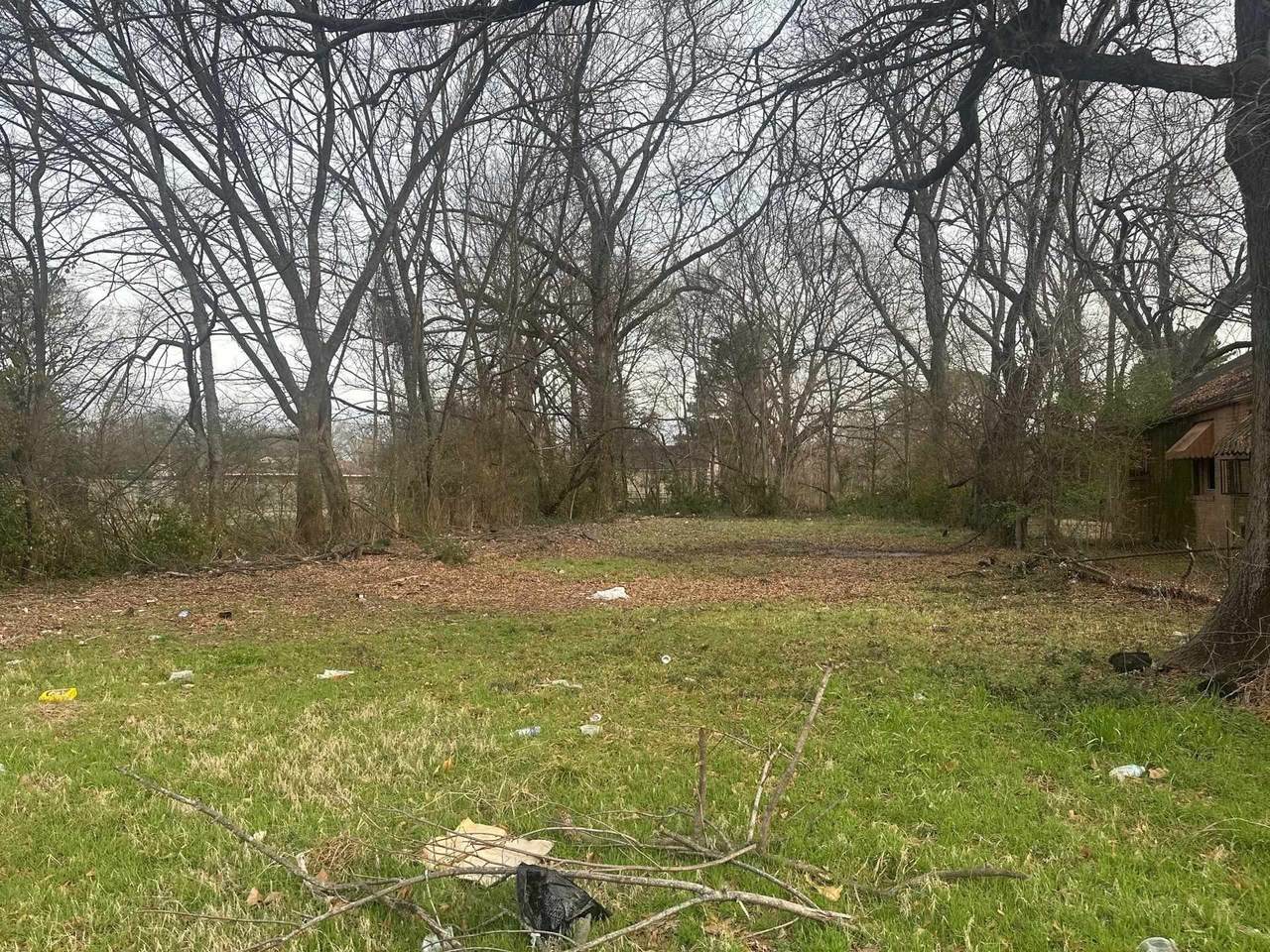 2530 Calvert Ave - Photo 1