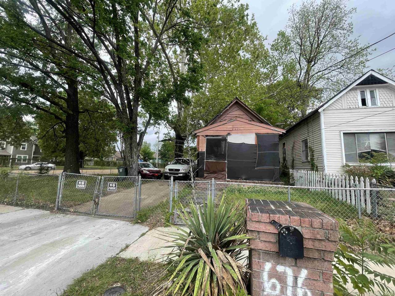 676 Looney Ave - Photo 1