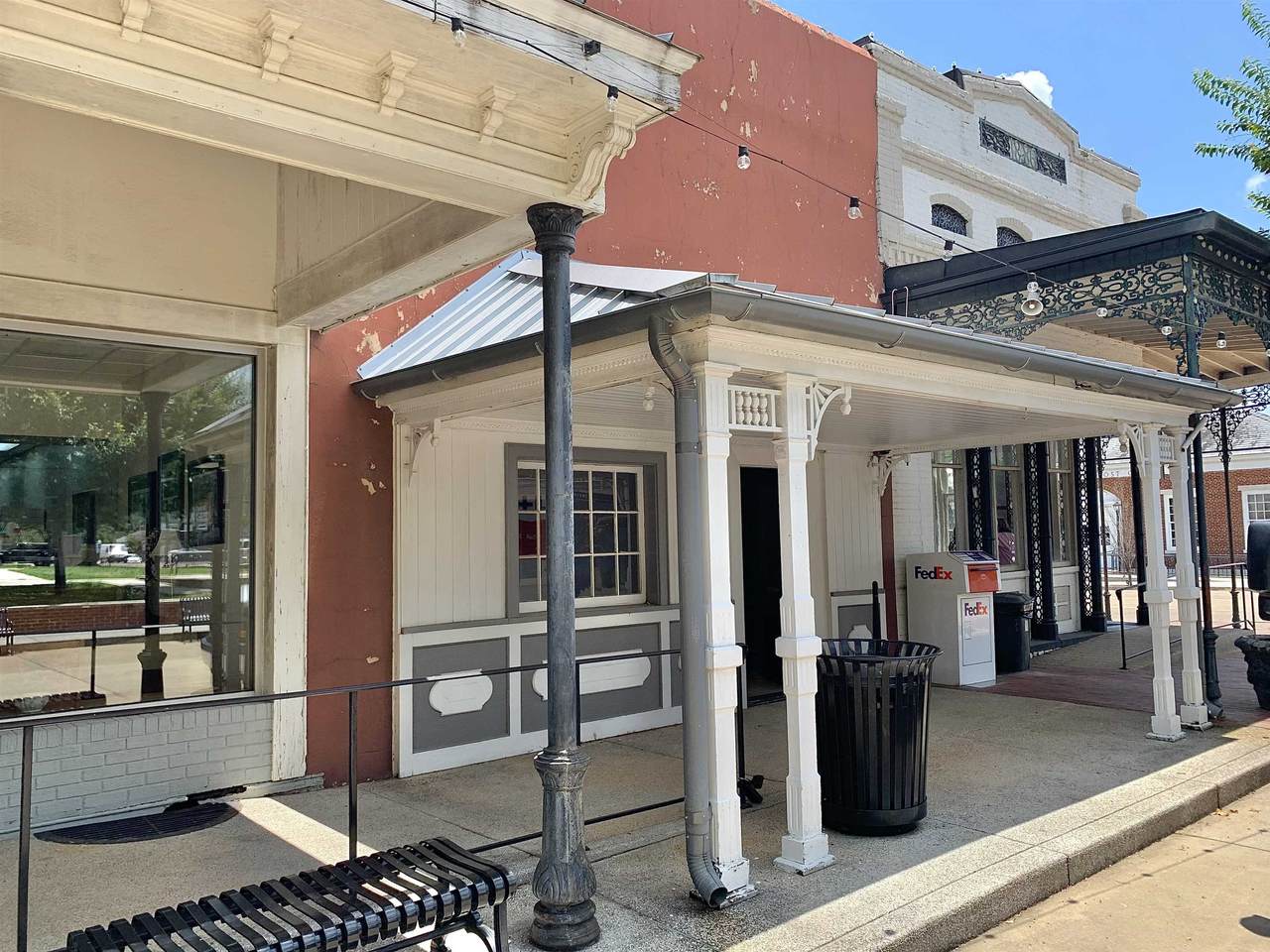 104 Warren St - Photo 1