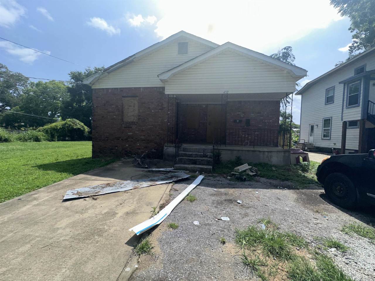 432 Montgomery St - Photo 1